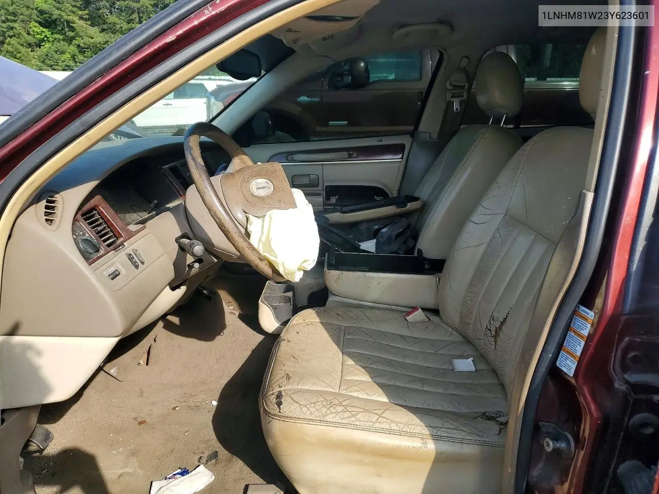 2003 Lincoln Town Car Executive VIN: 1LNHM81W23Y623601 Lot: 55693086