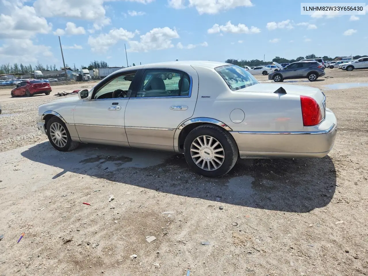 2003 Lincoln Town Car Signature VIN: 1LNHM82W33Y656430 Lot: 57488836