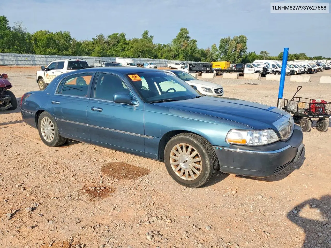 2003 Lincoln Town Car Signature VIN: 1LNHM82W93Y627658 Lot: 60756816
