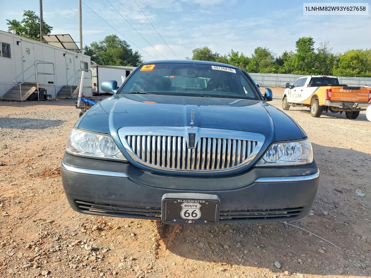 2003 Lincoln Town Car Signature VIN: 1LNHM82W93Y627658 Lot: 60756816