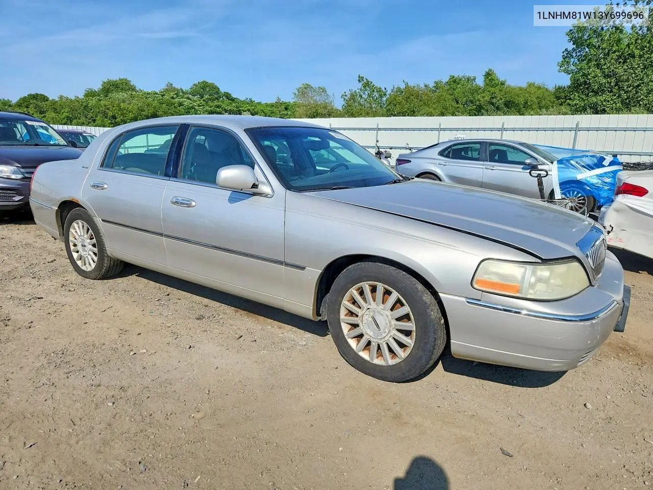 2003 Lincoln Town Car Executive VIN: 1LNHM81W13Y699696 Lot: 60857506