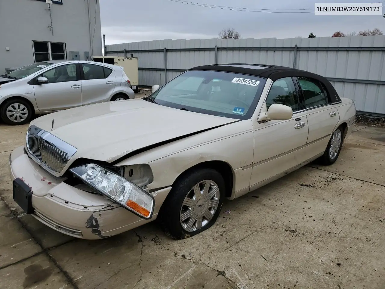 1LNHM83W23Y619173 2003 Lincoln Town Car Cartier