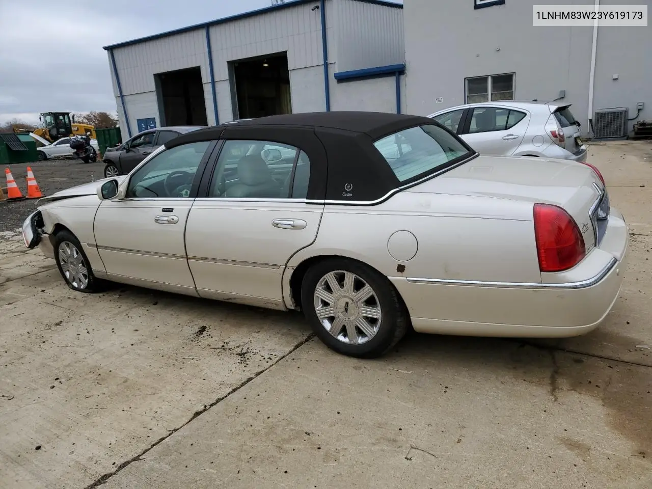 1LNHM83W23Y619173 2003 Lincoln Town Car Cartier