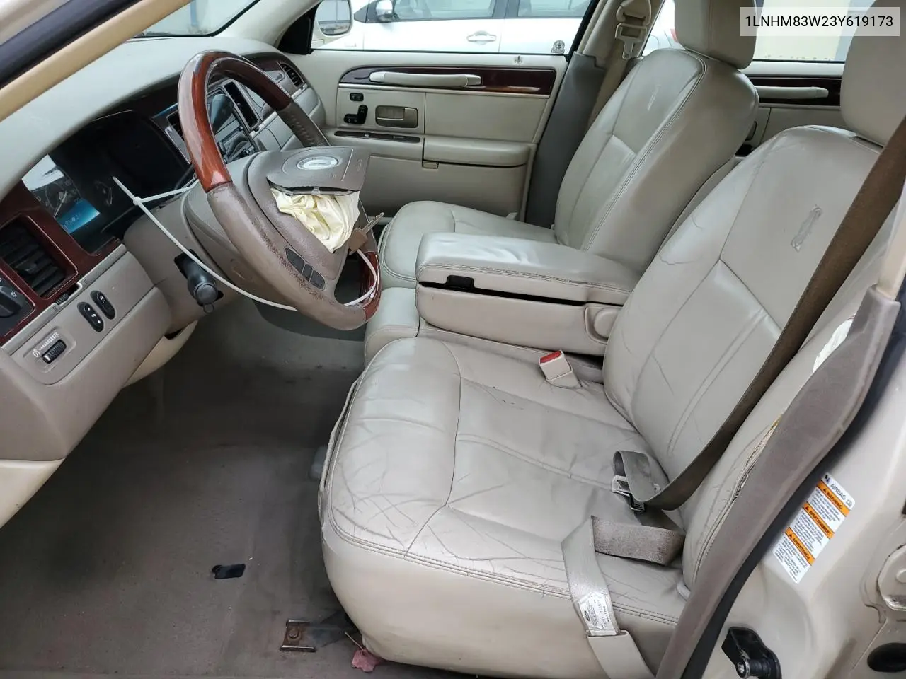 1LNHM83W23Y619173 2003 Lincoln Town Car Cartier