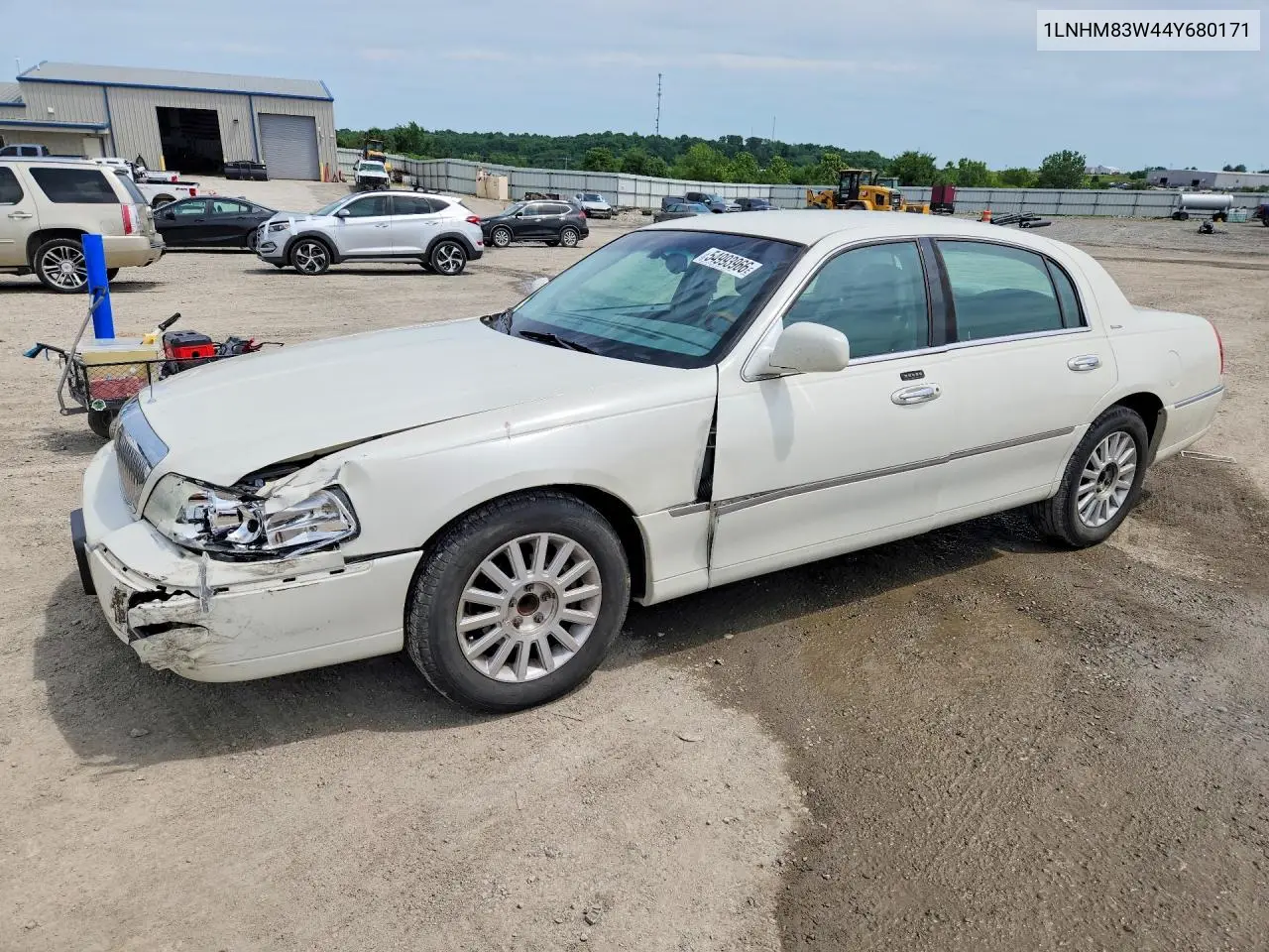 2004 Lincoln Town Car Ultimate VIN: 1LNHM83W44Y680171 Lot: 54993966