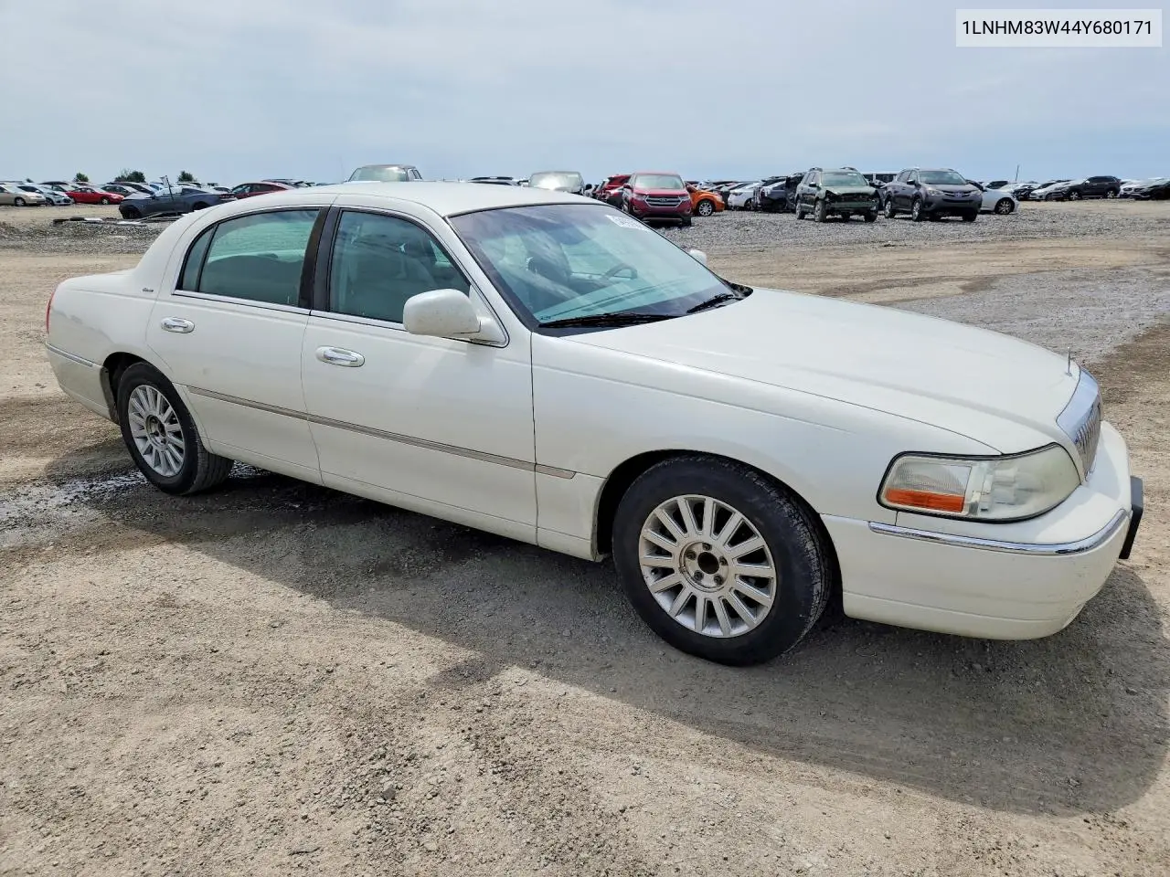2004 Lincoln Town Car Ultimate VIN: 1LNHM83W44Y680171 Lot: 54993966
