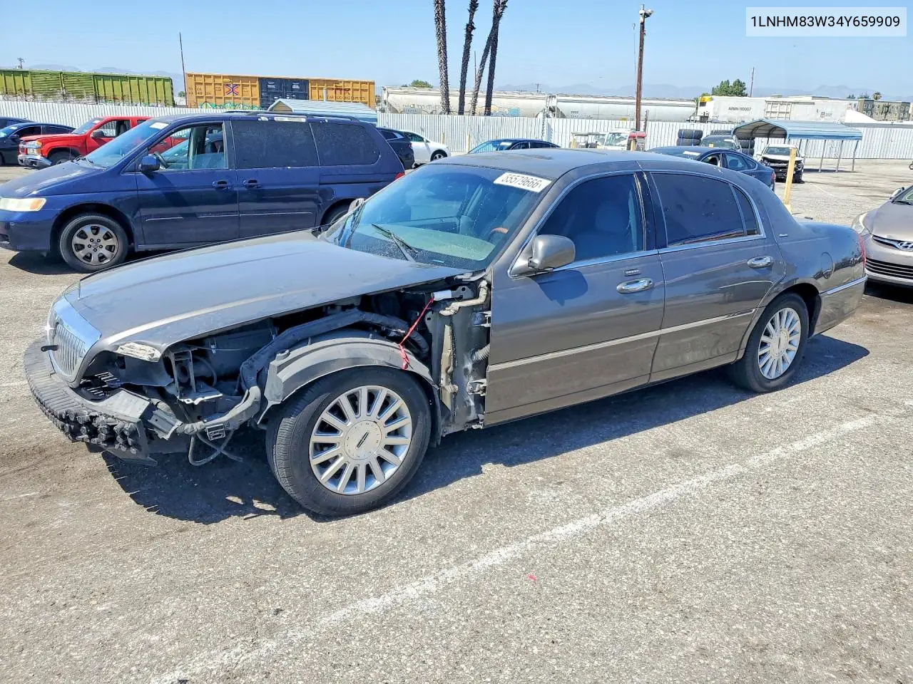 2004 Lincoln Town Car Ultimate VIN: 1LNHM83W34Y659909 Lot: 55579666