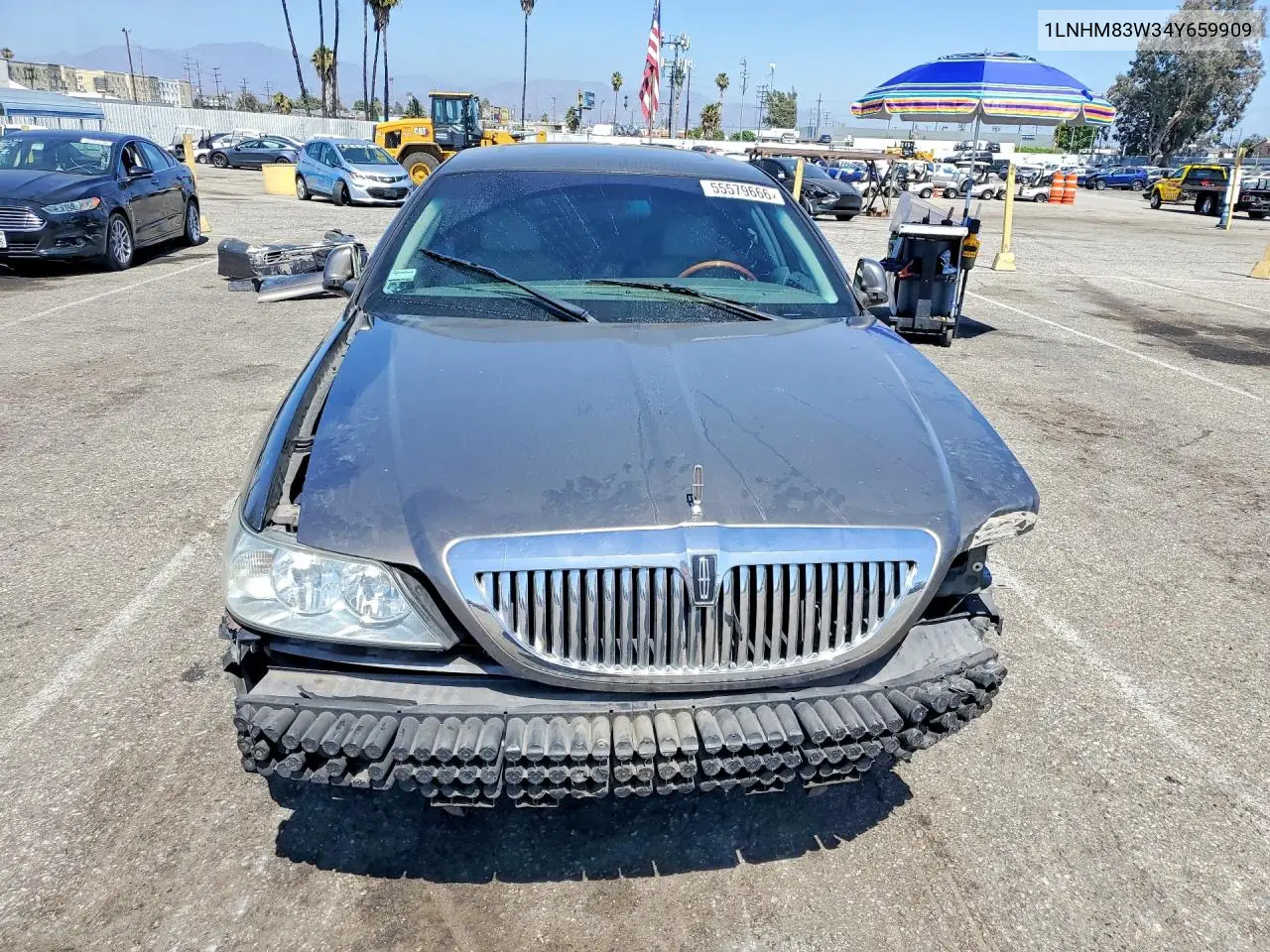 2004 Lincoln Town Car Ultimate VIN: 1LNHM83W34Y659909 Lot: 55579666