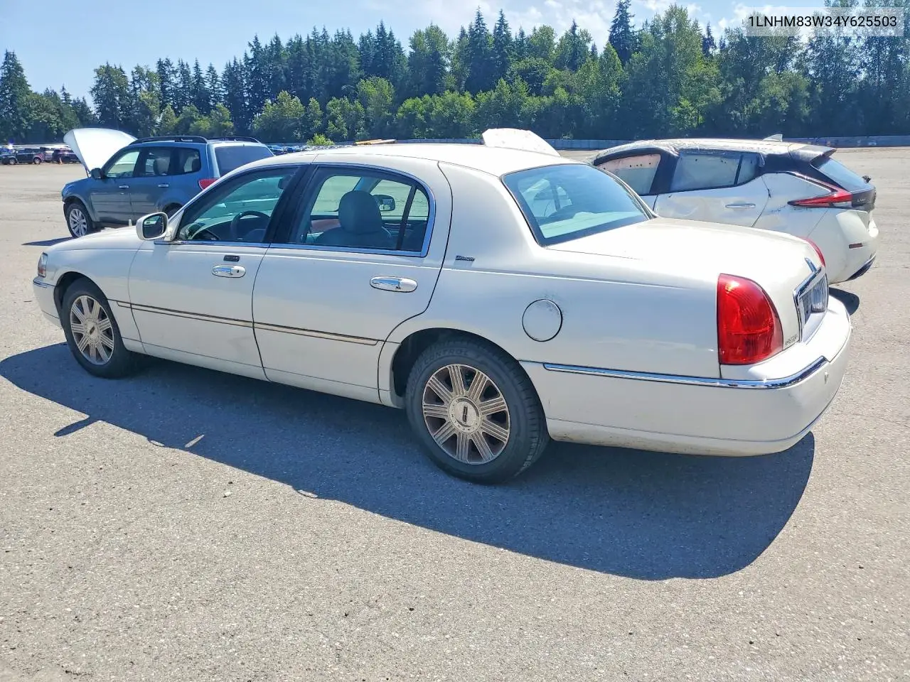2004 Lincoln Town Car Ultimate VIN: 1LNHM83W34Y625503 Lot: 55893236