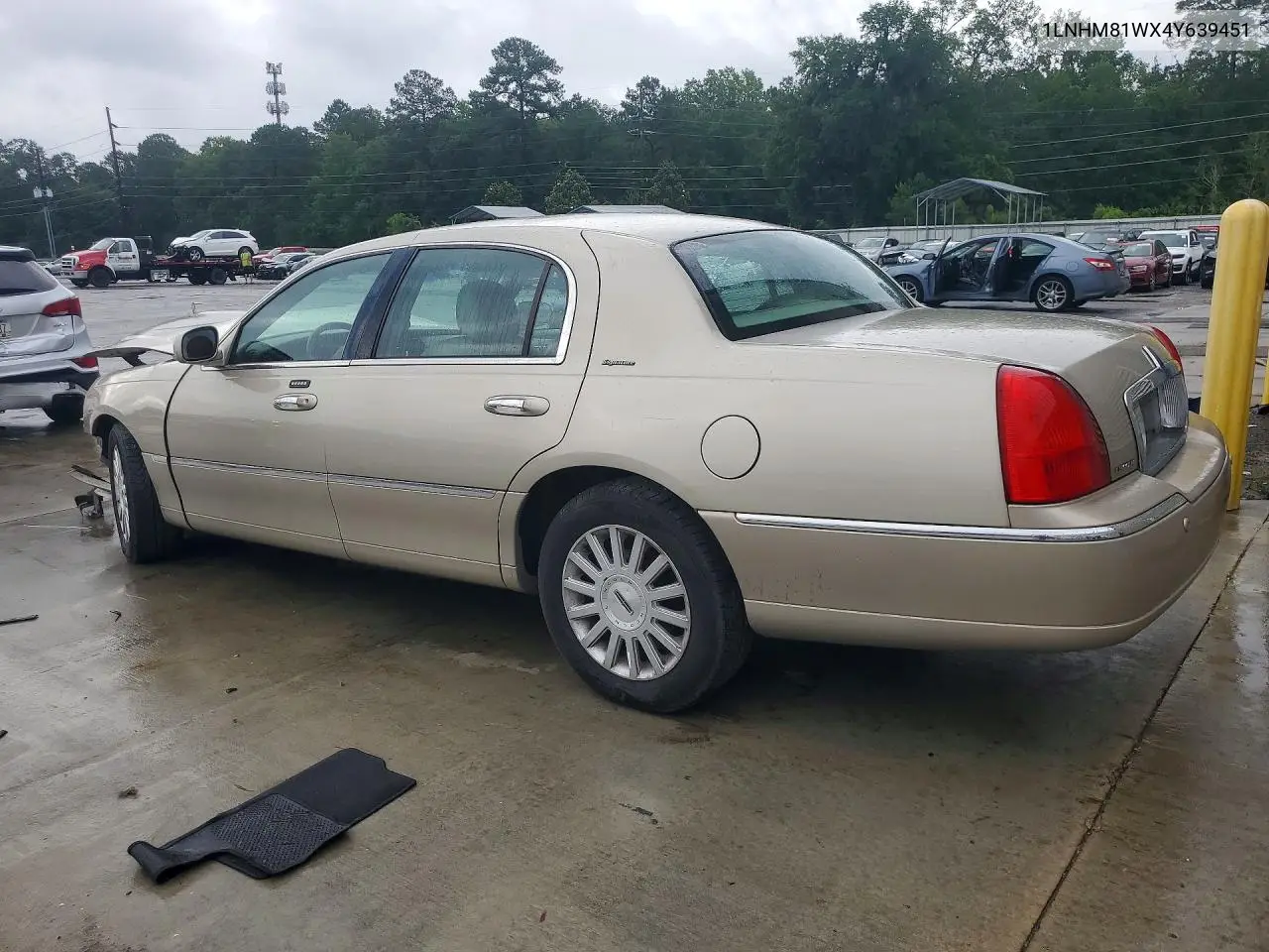 2004 Lincoln Town Car Executive/Signature VIN: 1LNHM81WX4Y639451 Lot: 58001586