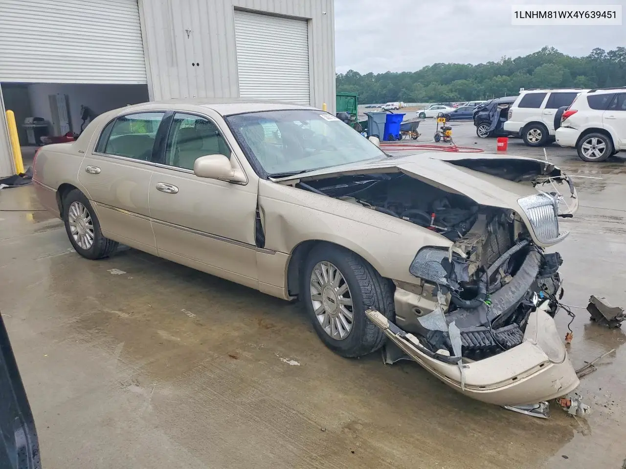 2004 Lincoln Town Car Executive/Signature VIN: 1LNHM81WX4Y639451 Lot: 58001586