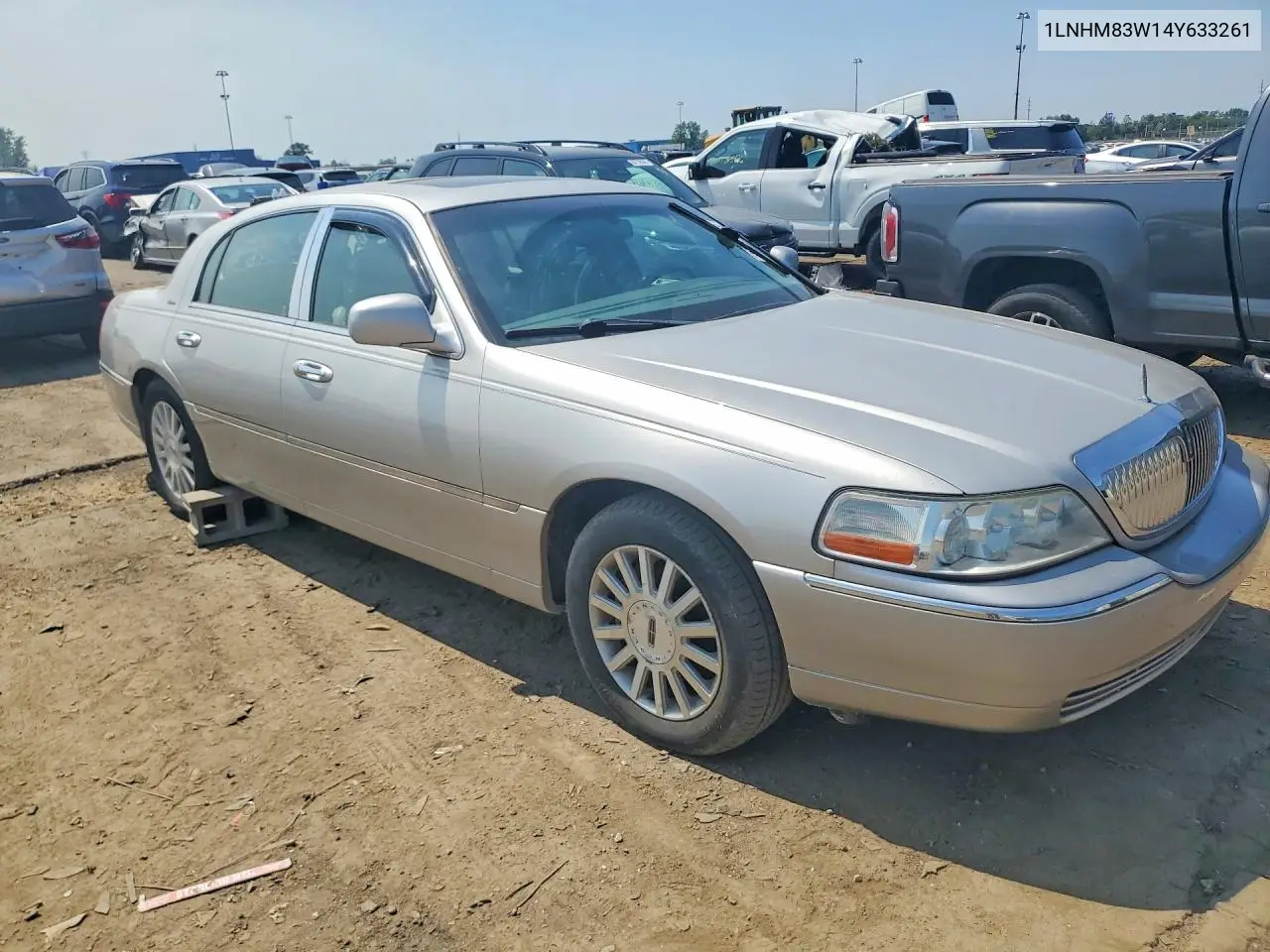 2004 Lincoln Town Car Ultimate VIN: 1LNHM83W14Y633261 Lot: 60920456