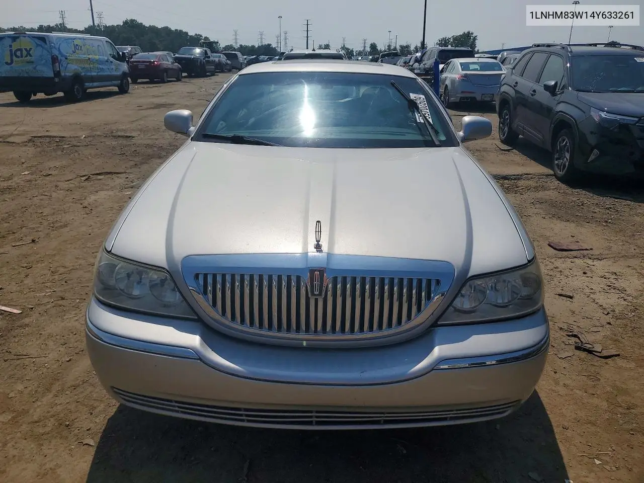 2004 Lincoln Town Car Ultimate VIN: 1LNHM83W14Y633261 Lot: 60920456