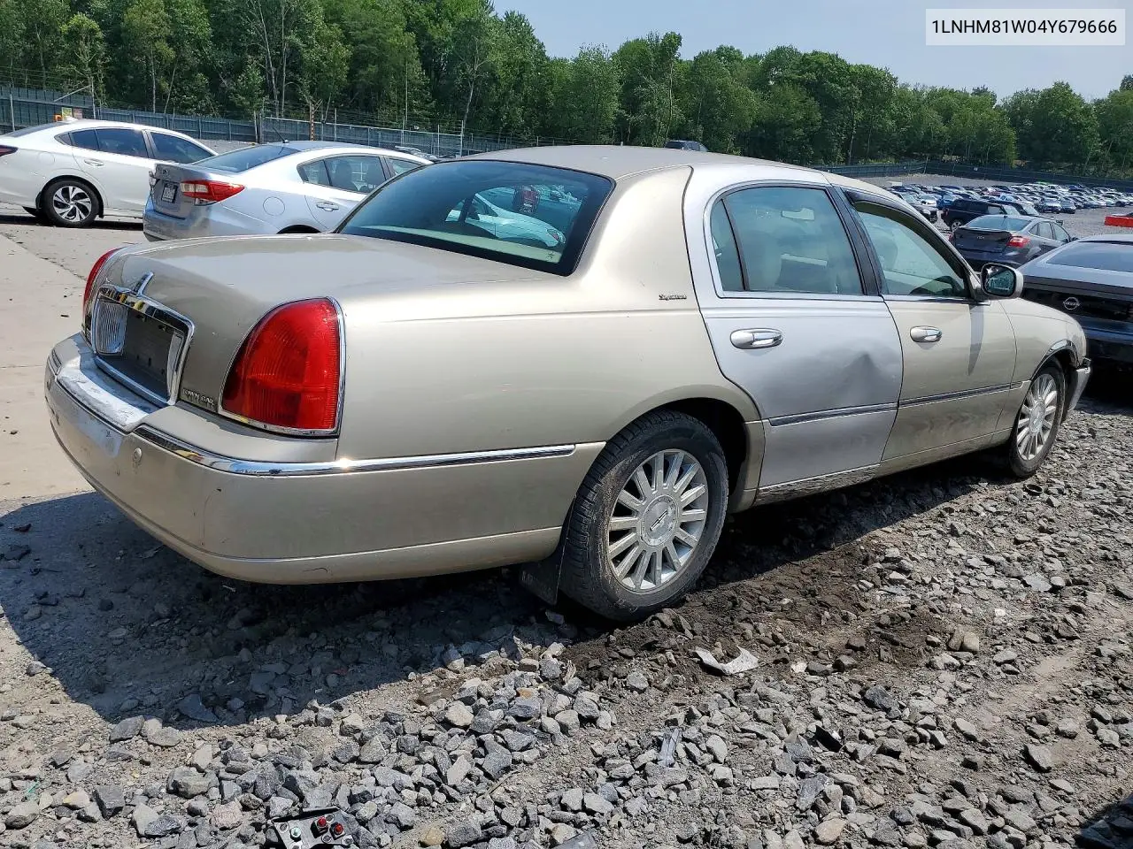 2004 Lincoln Town Car Executive VIN: 1LNHM81W04Y679666 Lot: 61221836