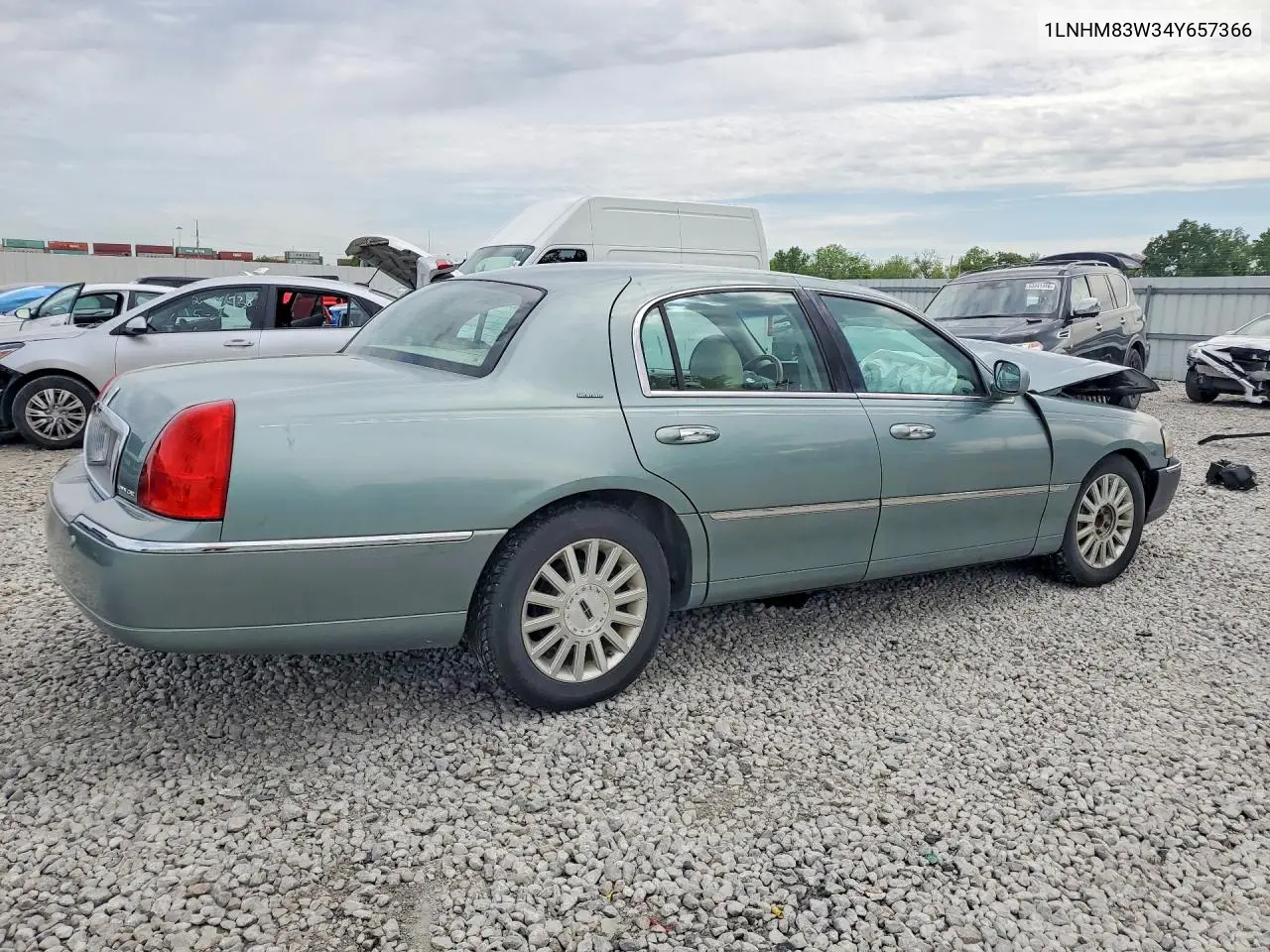 2004 Lincoln Town Car Ultimate VIN: 1LNHM83W34Y657366 Lot: 61644096
