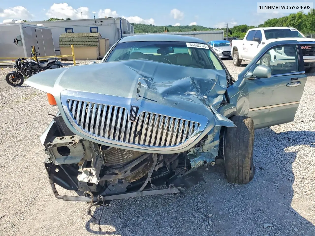 2005 Lincoln Town Car Signature VIN: 1LNHM81W05Y634602 Lot: 56492236