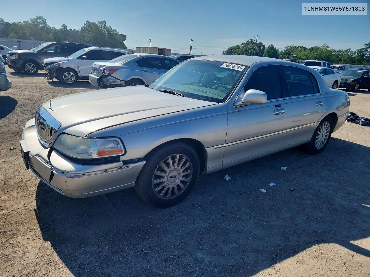 2005 Lincoln Town Car Signature VIN: 1LNHM81W85Y671803 Lot: 56656246