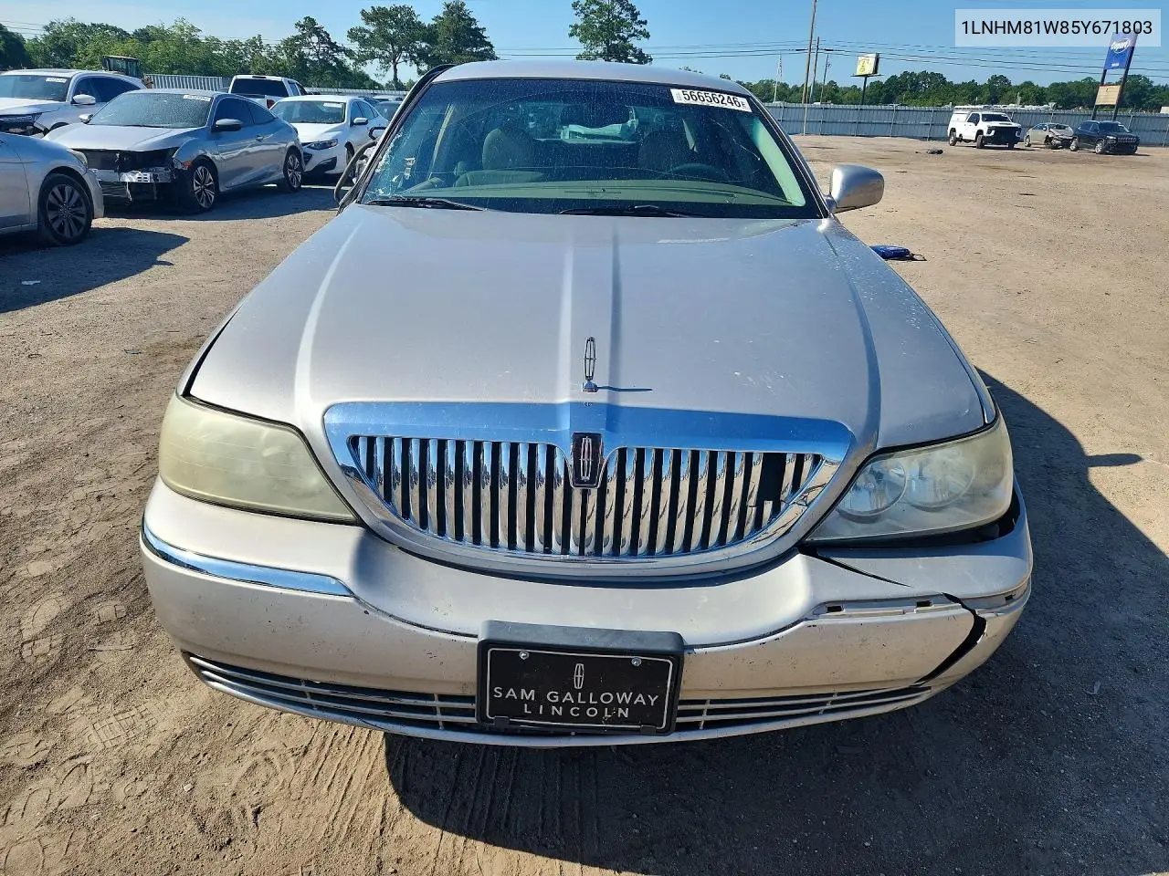 2005 Lincoln Town Car Signature VIN: 1LNHM81W85Y671803 Lot: 56656246