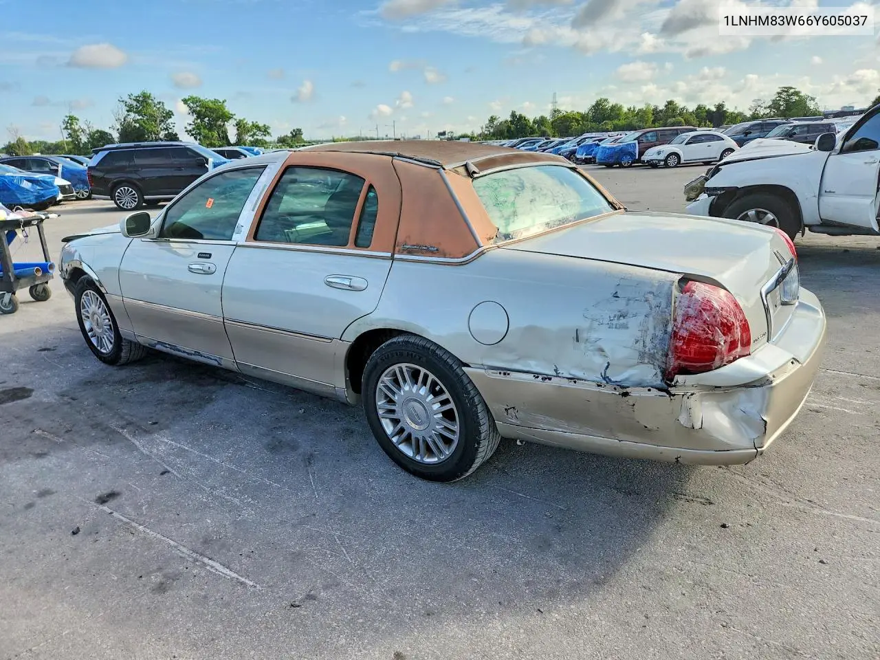 2006 Lincoln Town Car Designer VIN: 1LNHM83W66Y605037 Lot: 57135206