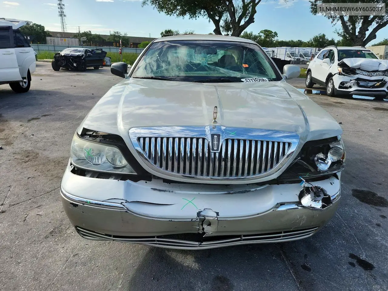 2006 Lincoln Town Car Designer VIN: 1LNHM83W66Y605037 Lot: 57135206