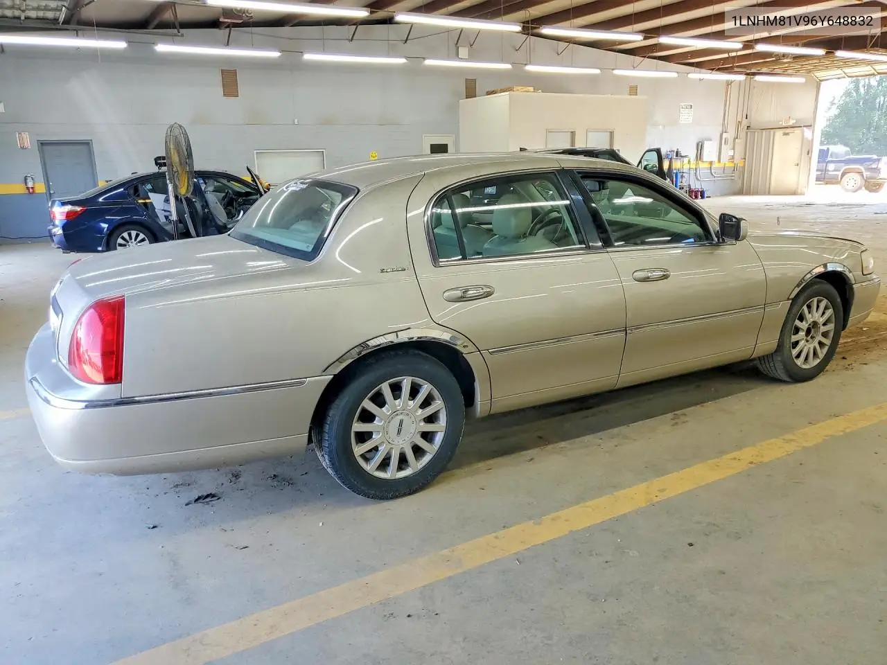 2006 Lincoln Town Car Signature VIN: 1LNHM81V96Y648832 Lot: 57312656