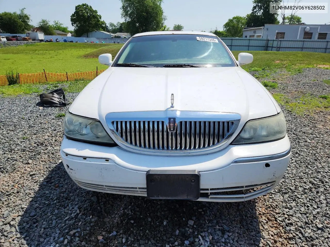 2006 Lincoln Town Car Signature Limited VIN: 1LNHM82V06Y628502 Lot: 59217346