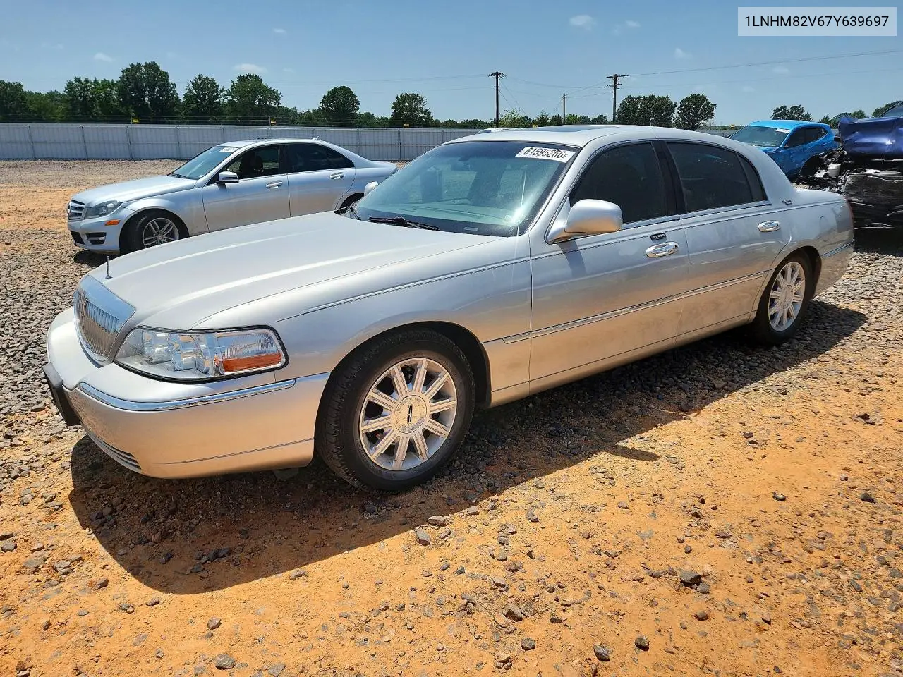 2007 Lincoln Town Car Signature Limited VIN: 1LNHM82V67Y639697 Lot: 61595266