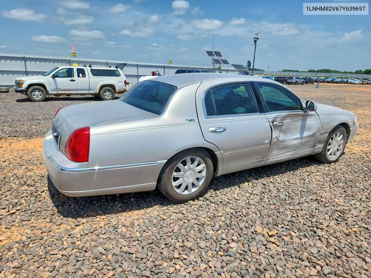 2007 Lincoln Town Car Signature Limited VIN: 1LNHM82V67Y639697 Lot: 61595266