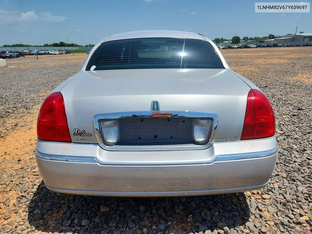 2007 Lincoln Town Car Signature Limited VIN: 1LNHM82V67Y639697 Lot: 61595266