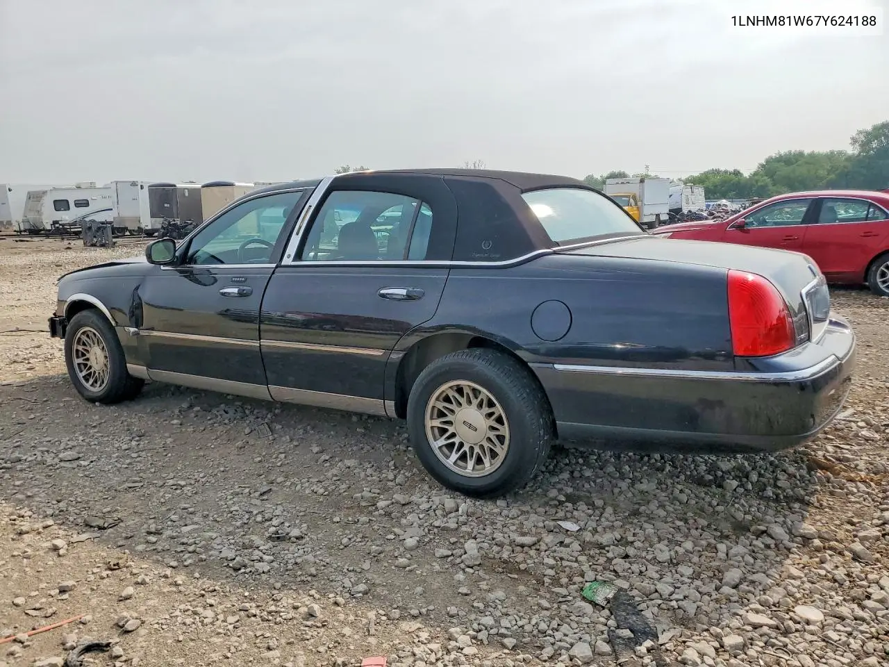 2007 Lincoln Town Car Signature VIN: 1LNHM81W67Y624188 Lot: 61683386