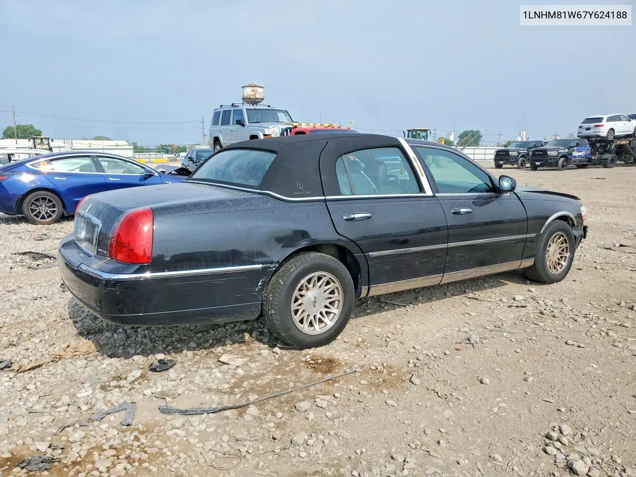 2007 Lincoln Town Car Signature VIN: 1LNHM81W67Y624188 Lot: 61683386