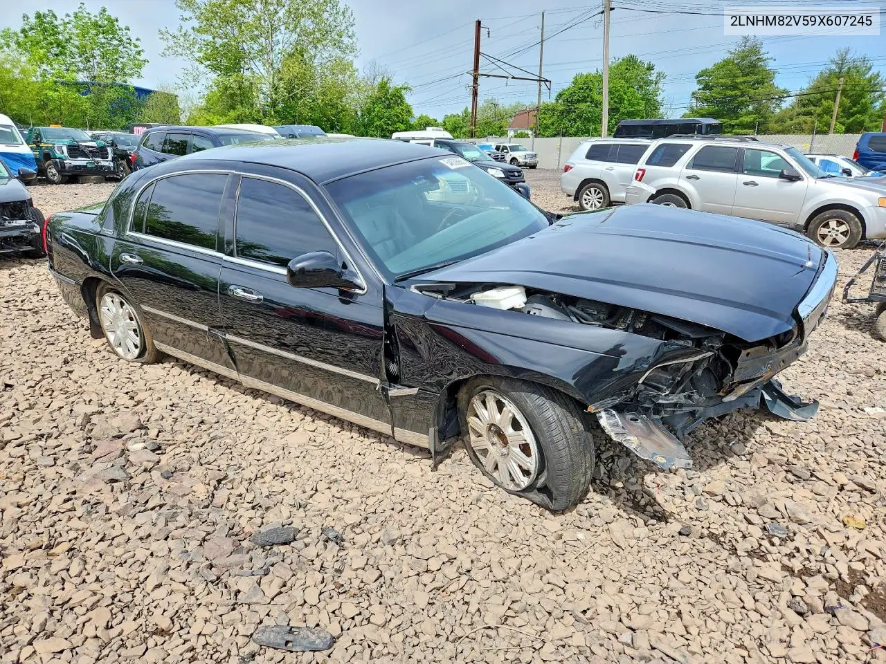 2009 Lincoln Town Car Signature Limited VIN: 2LNHM82V59X607245 Lot: 54639966