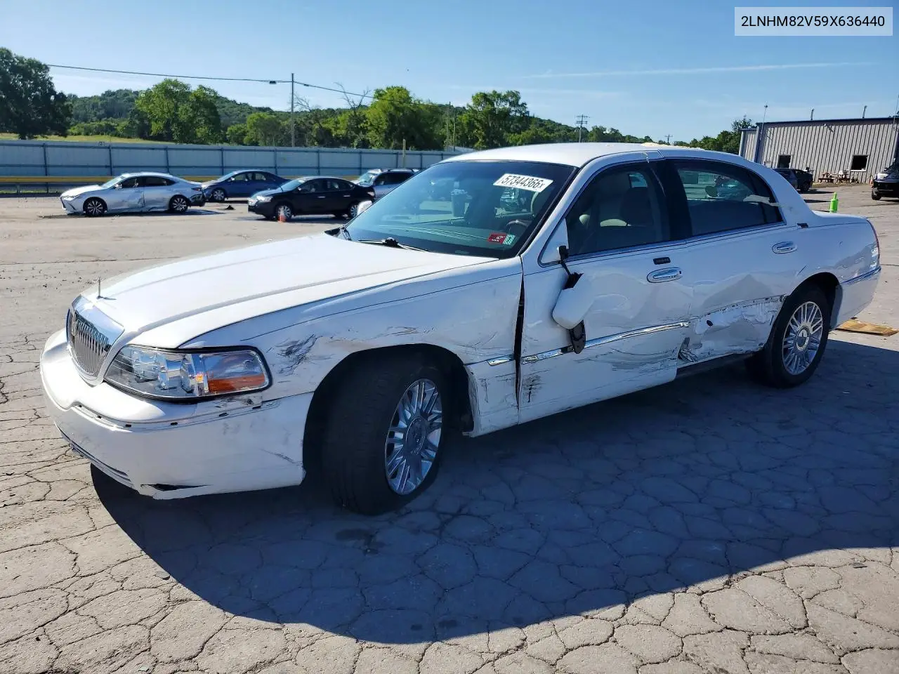 2009 Lincoln Town Car Signature Limited VIN: 2LNHM82V59X636440 Lot: 57344366