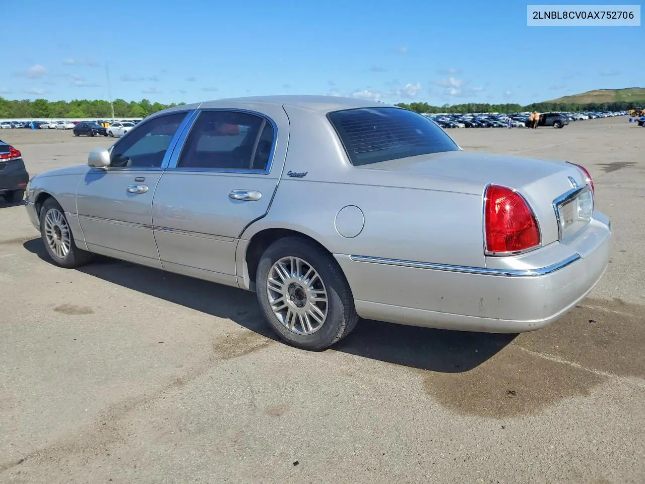 2010 Lincoln Town Car Signature Limited VIN: 2LNBL8CV0AX752706 Lot: 55031986