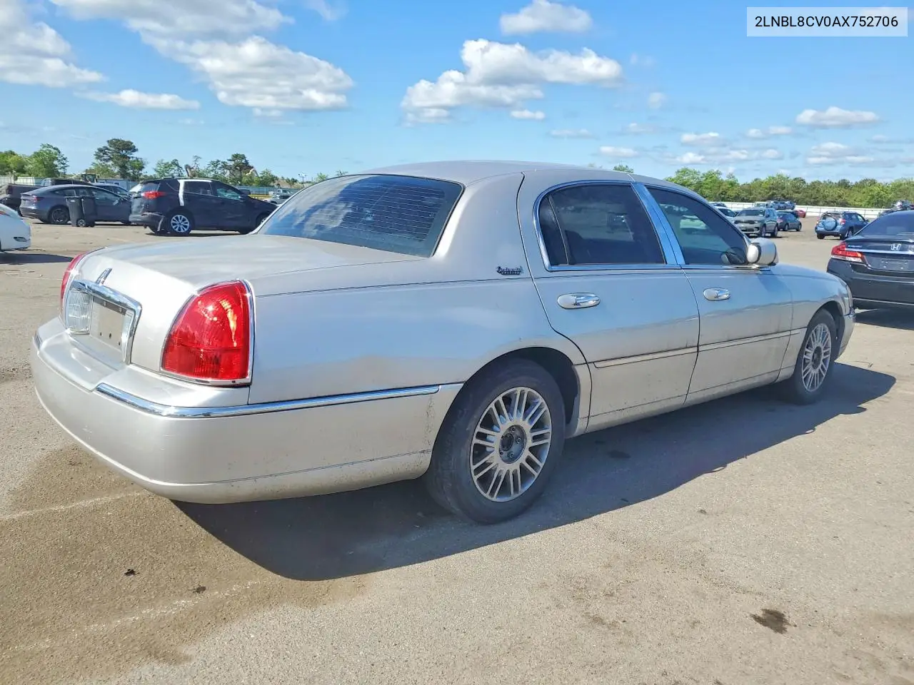 2010 Lincoln Town Car Signature Limited VIN: 2LNBL8CV0AX752706 Lot: 55031986