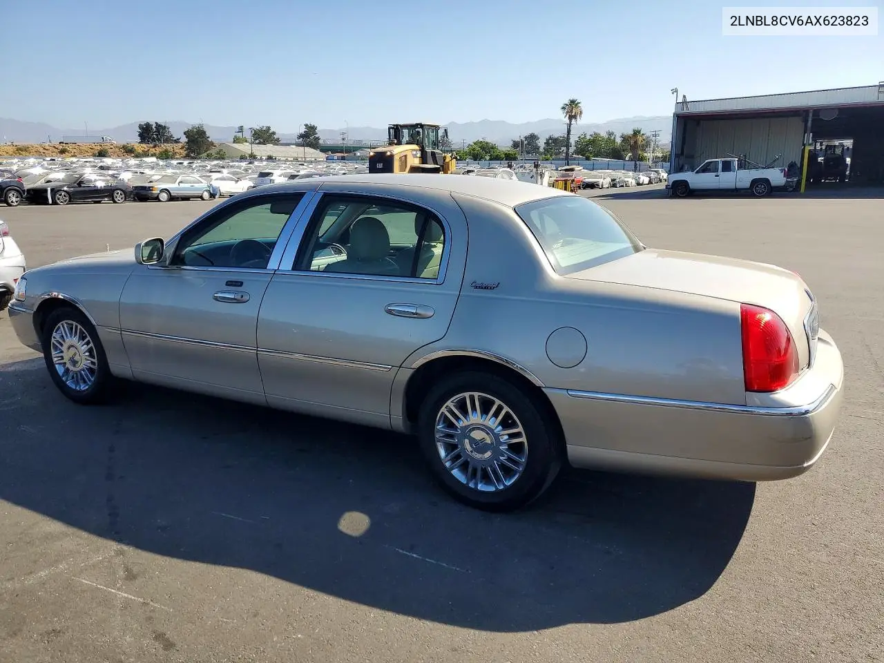 2LNBL8CV6AX623823 2010 Lincoln Town Car Signature Limited