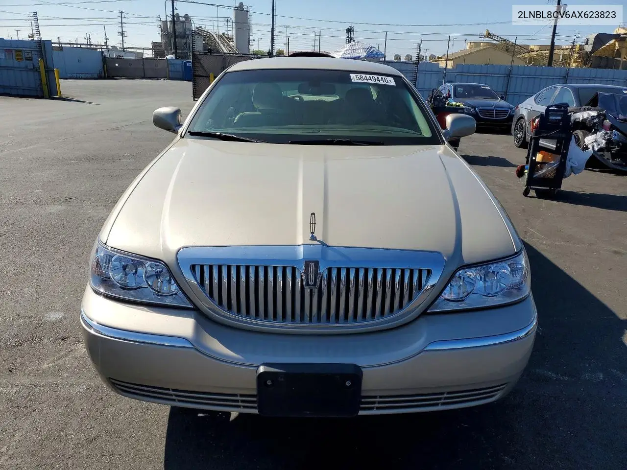 2LNBL8CV6AX623823 2010 Lincoln Town Car Signature Limited