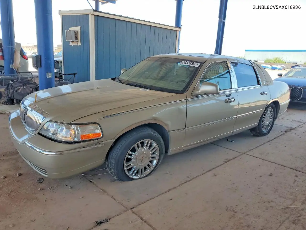 2010 Lincoln Town Car Signature Limited VIN: 2LNBL8CV5AX618936 Lot: 60223396