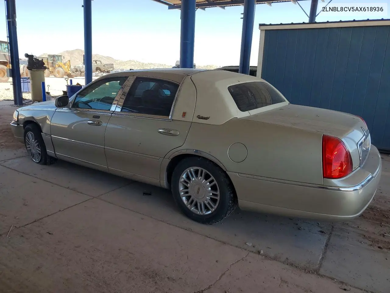 2010 Lincoln Town Car Signature Limited VIN: 2LNBL8CV5AX618936 Lot: 60223396
