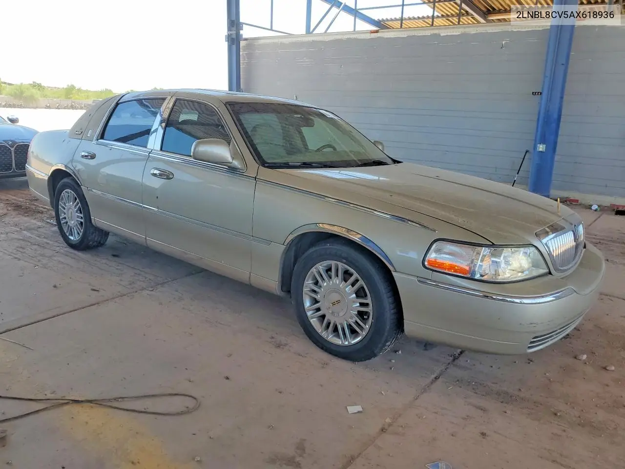 2010 Lincoln Town Car Signature Limited VIN: 2LNBL8CV5AX618936 Lot: 60223396