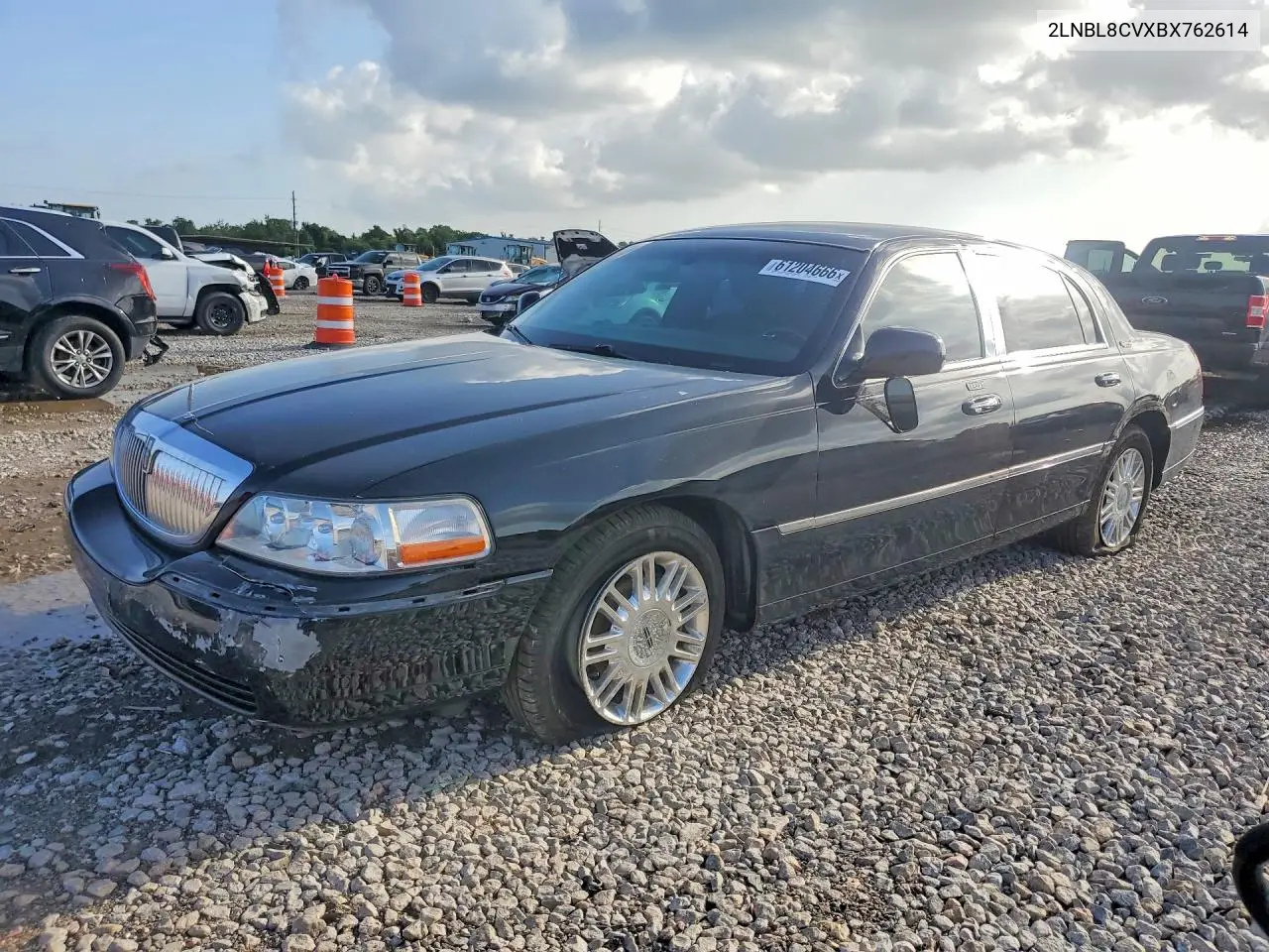 2011 Lincoln Town Car Signature Limited VIN: 2LNBL8CVXBX762614 Lot: 61204666
