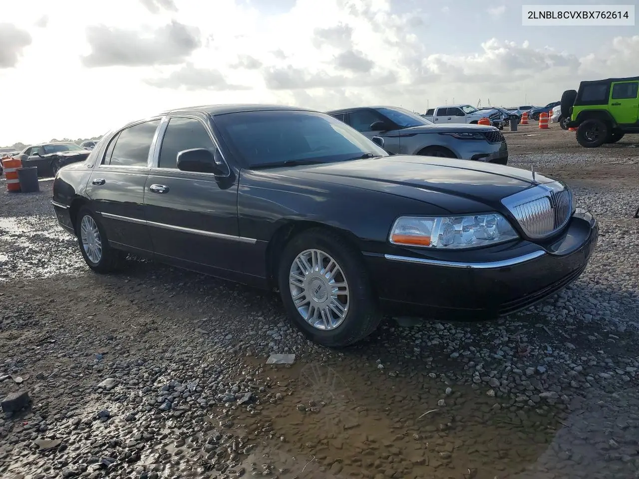 2011 Lincoln Town Car Signature Limited VIN: 2LNBL8CVXBX762614 Lot: 61204666
