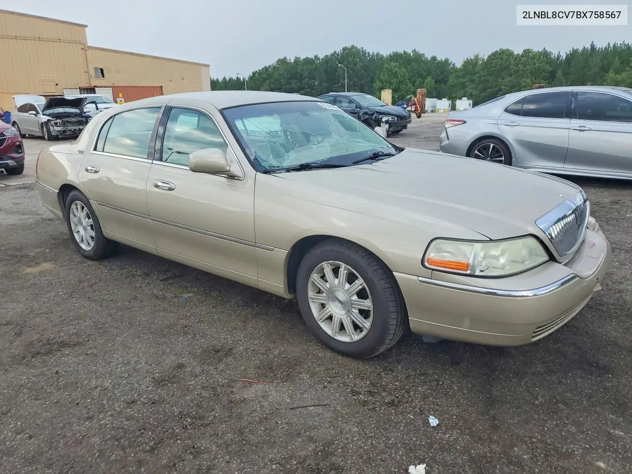 2011 Lincoln Town Car Signature Limited VIN: 2LNBL8CV7BX758567 Lot: 61540496