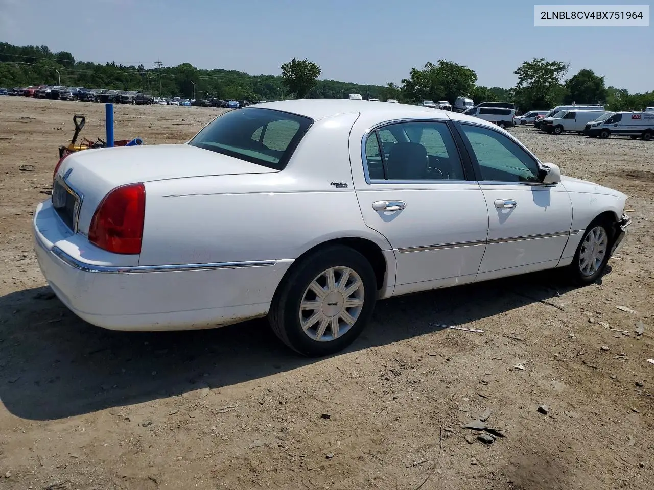 2011 Lincoln Town Car Signature Limited VIN: 2LNBL8CV4BX751964 Lot: 85966225