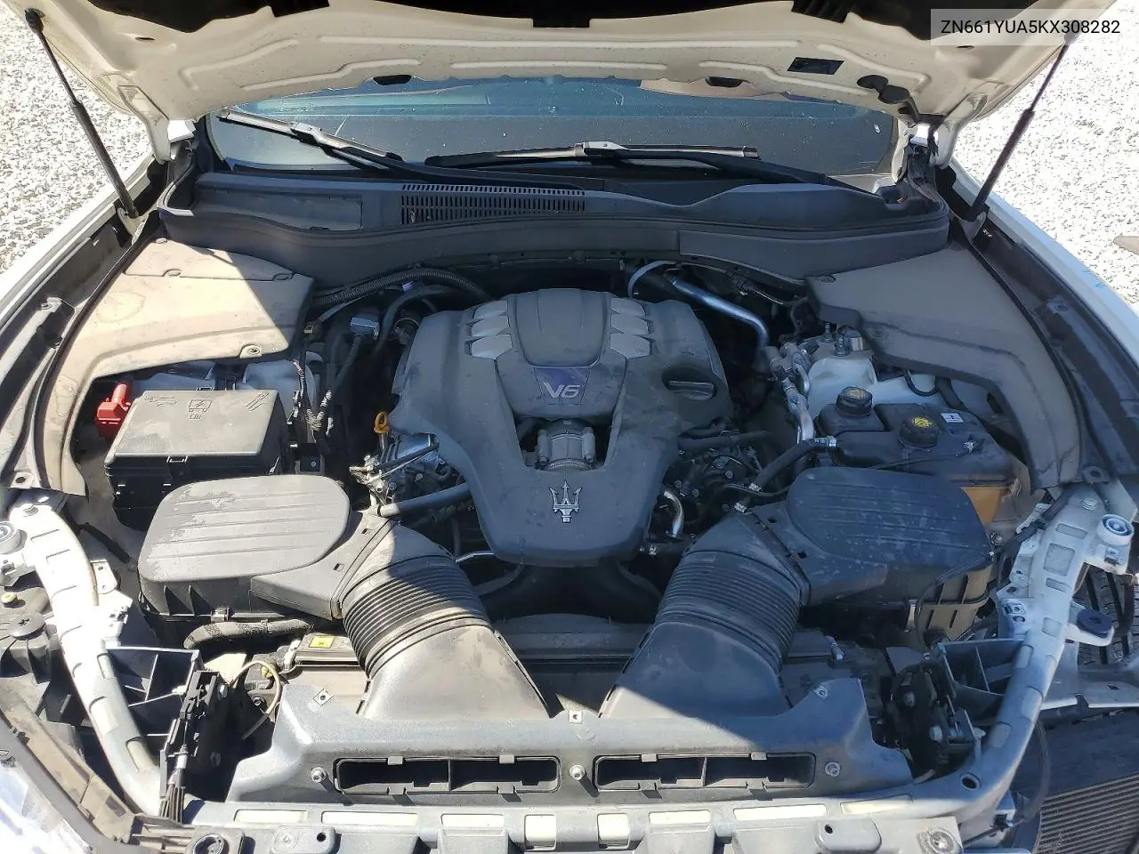 2019 Maserati Levante S VIN: ZN661YUA5KX308282 Lot: 46870446