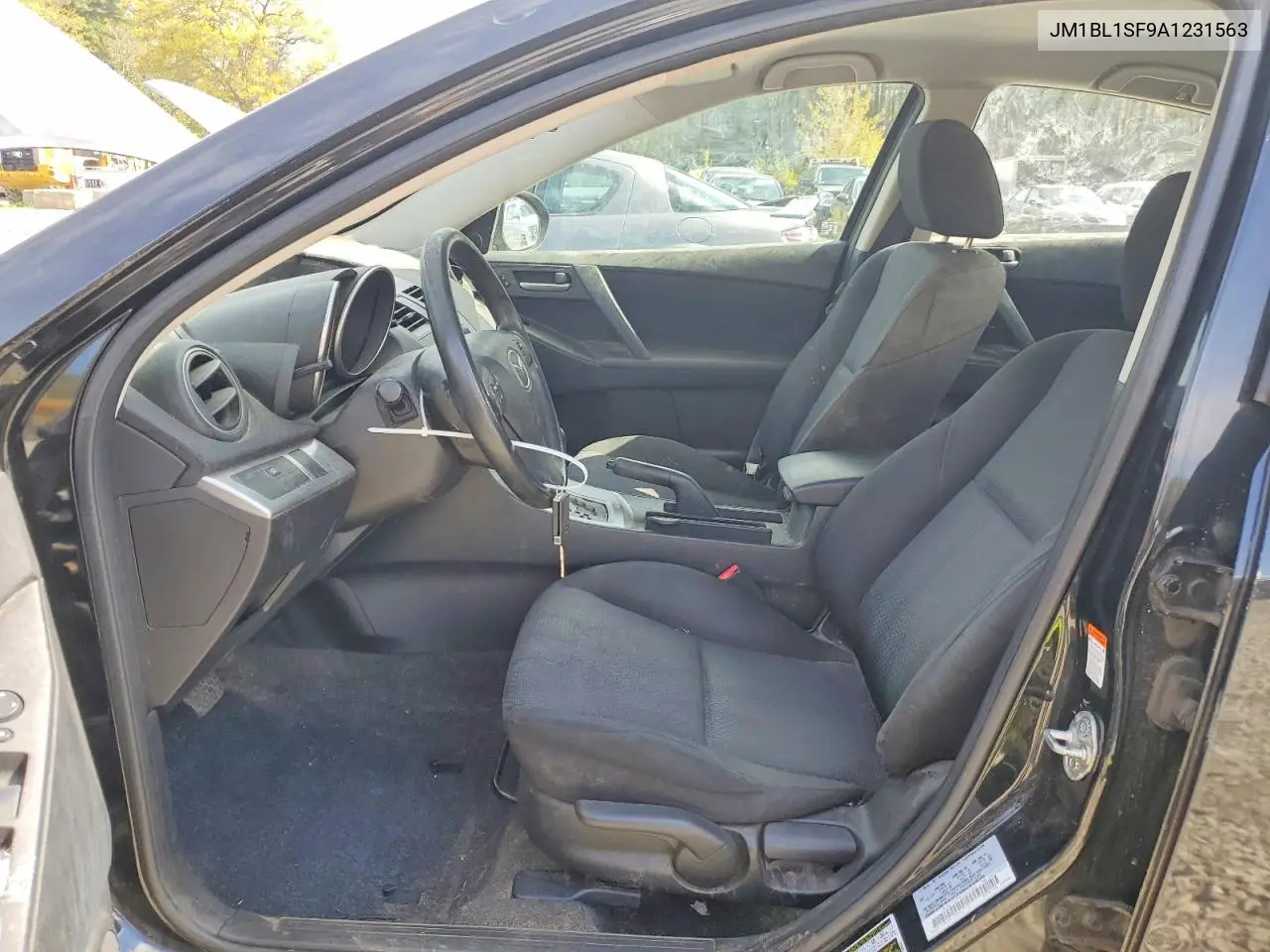 JM1BL1SF9A1231563 2010 Mazda 3 I