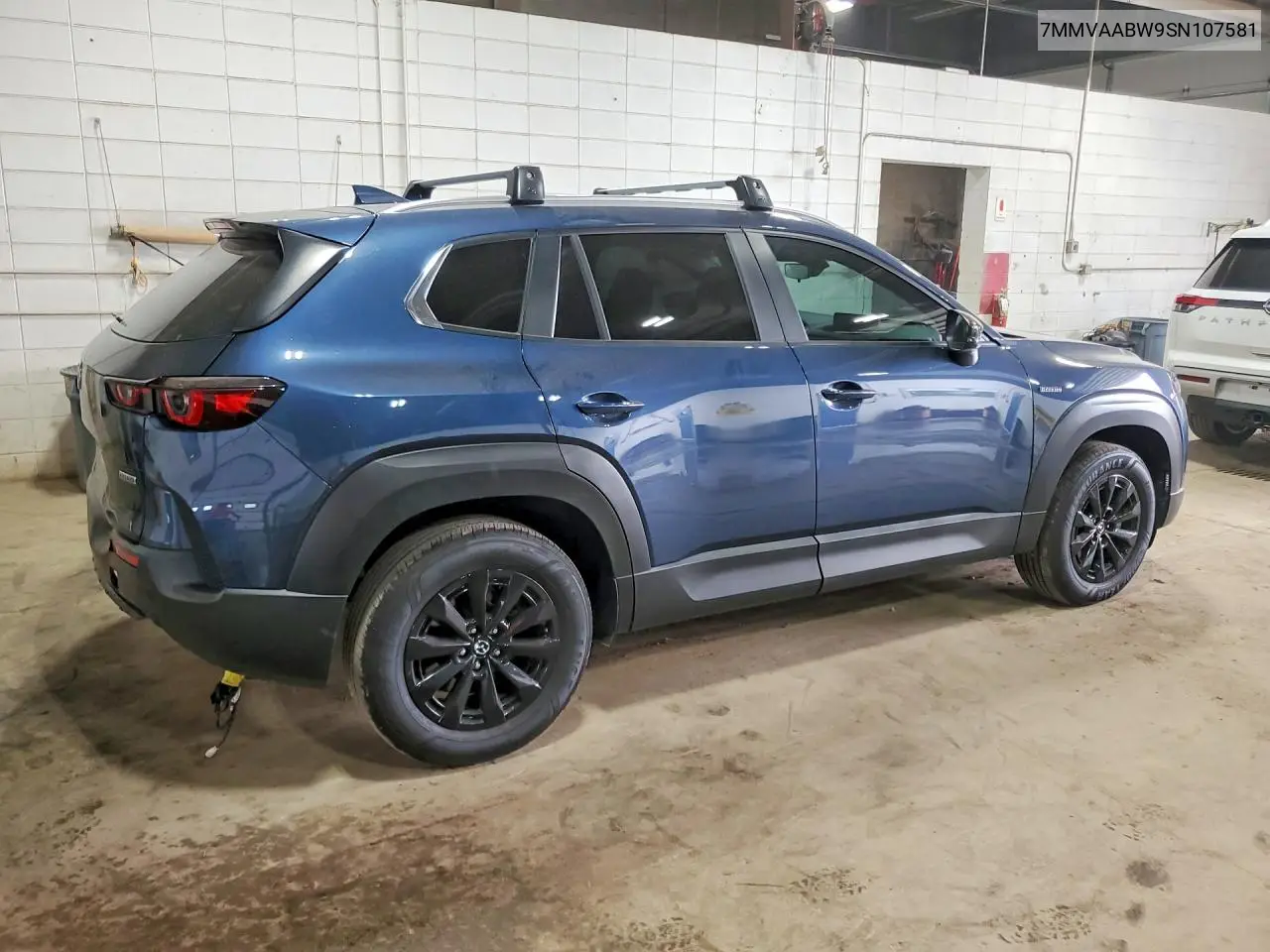 2025 Mazda Cx-50 Preferred VIN: 7MMVAABW9SN107581 Lot: 61352906