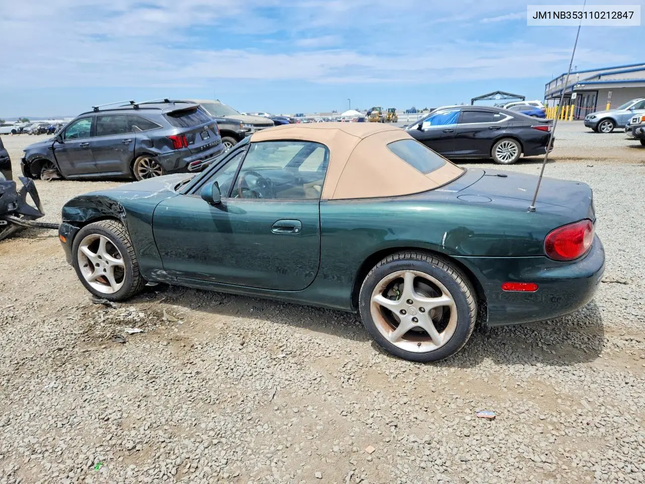 2001 Mazda Mx-5 Miata Base/Ls VIN: JM1NB353110212847 Lot: 61013606