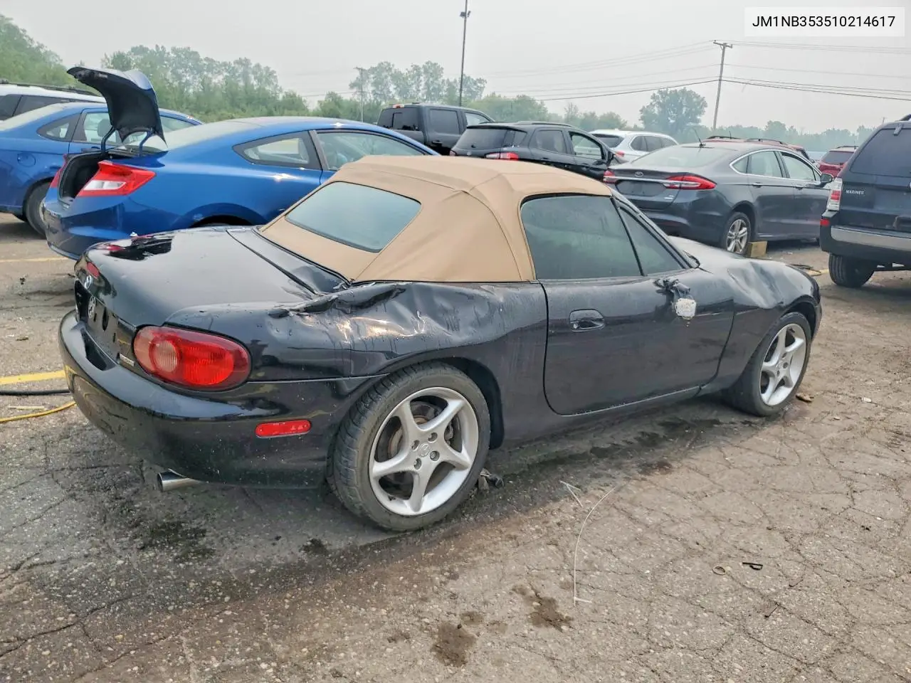 2001 Mazda Mx-5 Miata Base VIN: JM1NB353510214617 Lot: 61377816