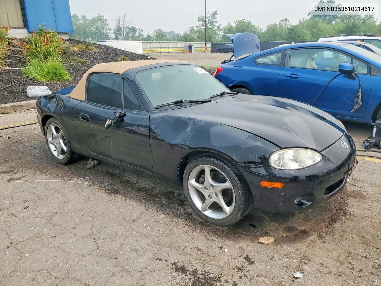 2001 Mazda Mx-5 Miata Base VIN: JM1NB353510214617 Lot: 61377816